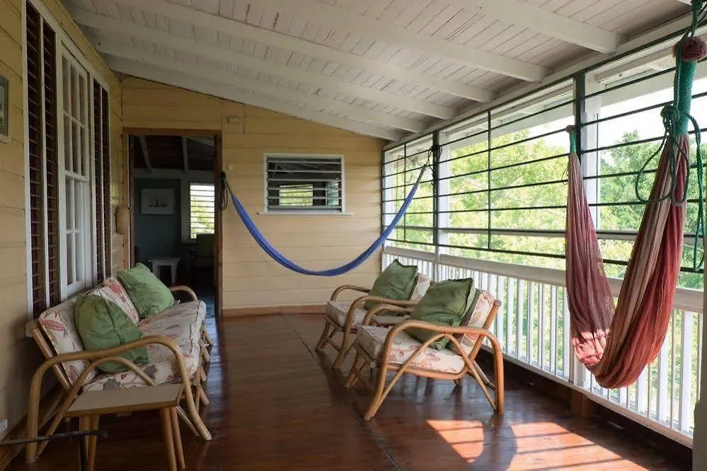 Отель Retreat Plantation House Little Bay
